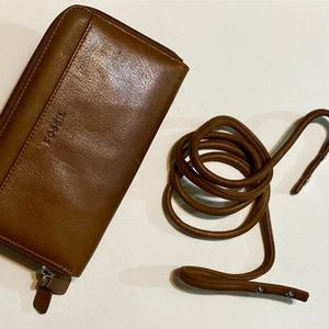 Vintage Fossil leather crossbody wallet